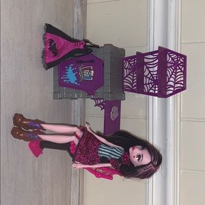 Monster high doll DRACULAURA!! Set